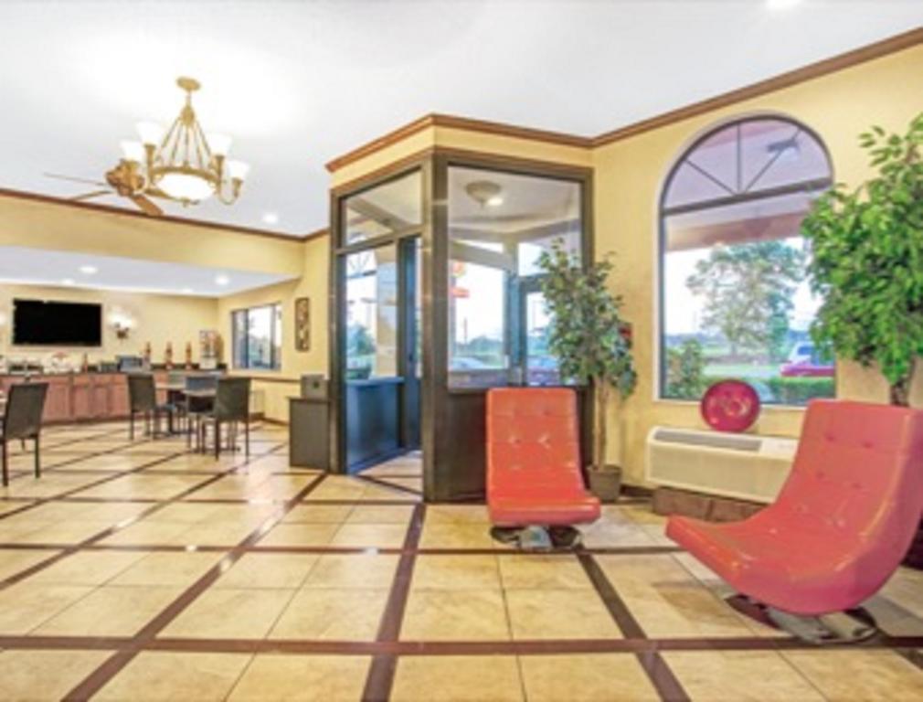 Hotel Super 8 By Wyndham Clinton Exterior foto
