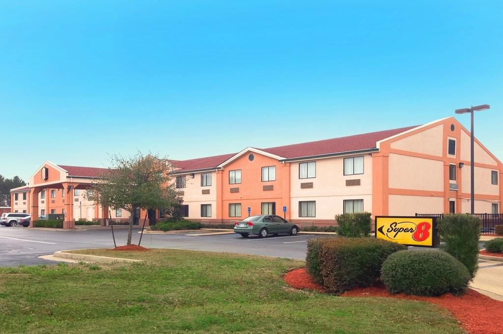 Hotel Super 8 By Wyndham Clinton Exterior foto